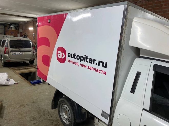 Брендирование транспорта возможно в любое время года